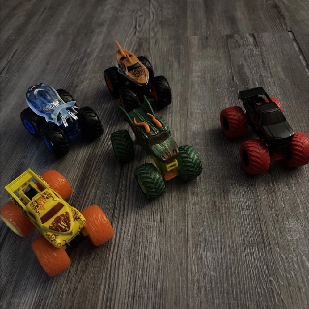 Lot of 5 Monster Jam & Hot Wheels